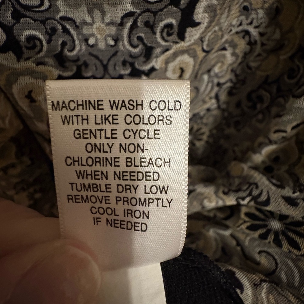 Croft & Borrow Women's Black and Tan Floral Blouse, Size 1X - Picture 3 of 4